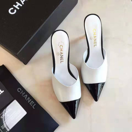 Chanel CC logo color stitching