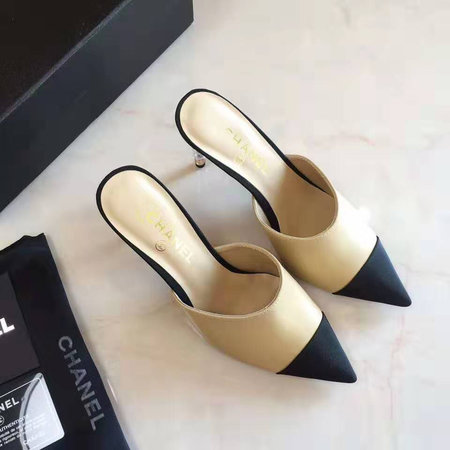 Chanel CC logo color stitching