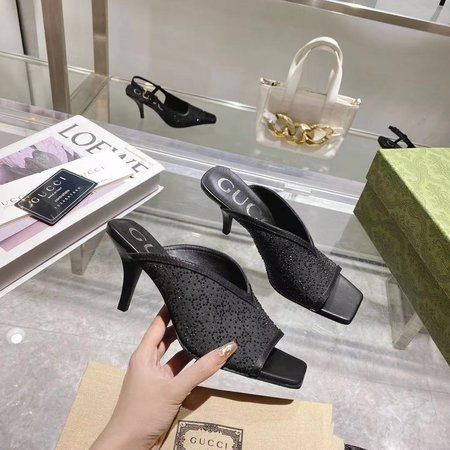Gucci genuine leather slippers