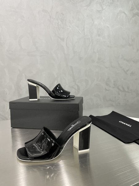 Chanel patent leather jelly sandals