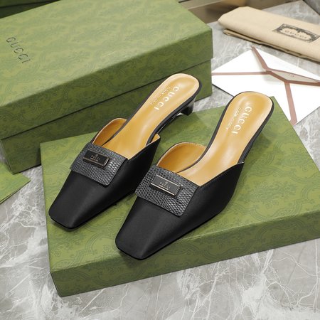 Gucci silk sandal slippers