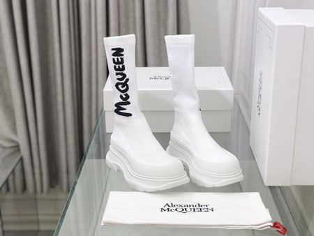 Alexander McQueen Tread Slick boots
