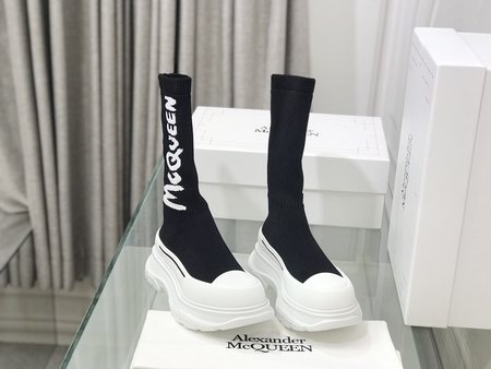Alexander McQueen Tread Slick boots