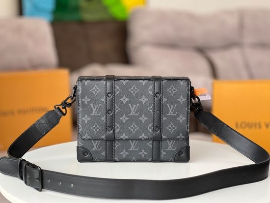 Louis Vuitton LV Trunk Messenger Bag M45727