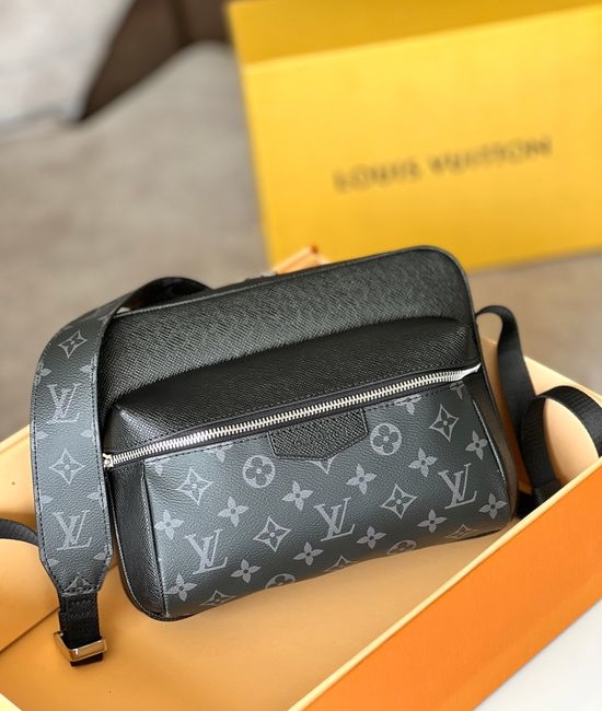 Louis Vuitton LV Outdoor Monogram Messenger Bag M30233