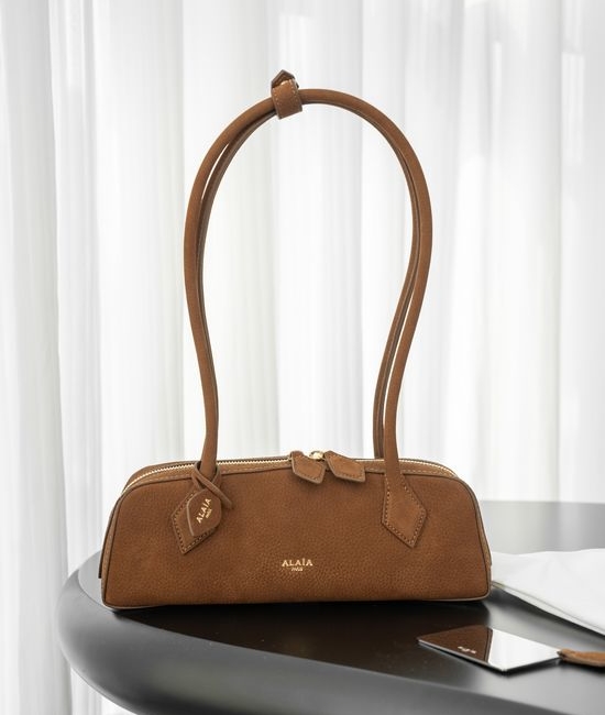 Alaia Le Teckel Shoulder Bag 6701