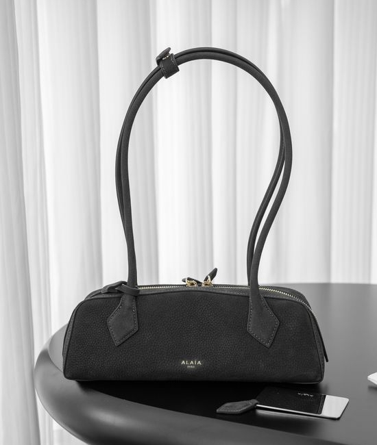 Alaia Le Teckel Retro Shoulder Bag 6786