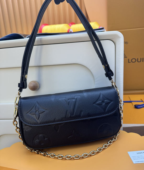 Louis Vuitton LV Ivy Chain Wallet 10362