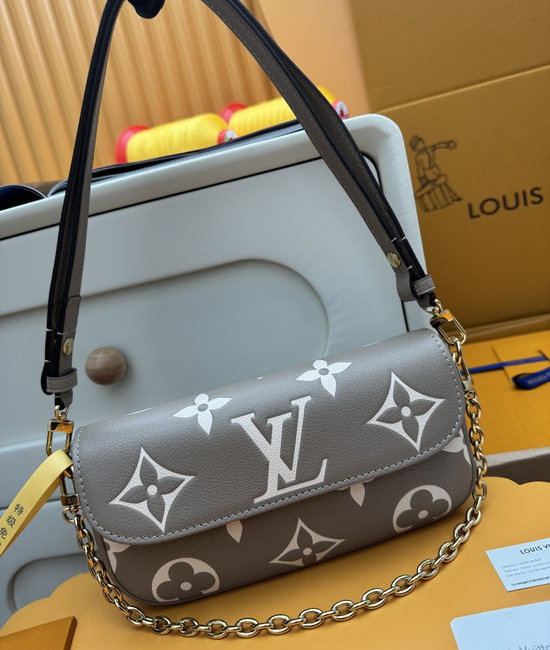 Louis Vuitton LV Wallet On Chain Ivy Handbag M82211