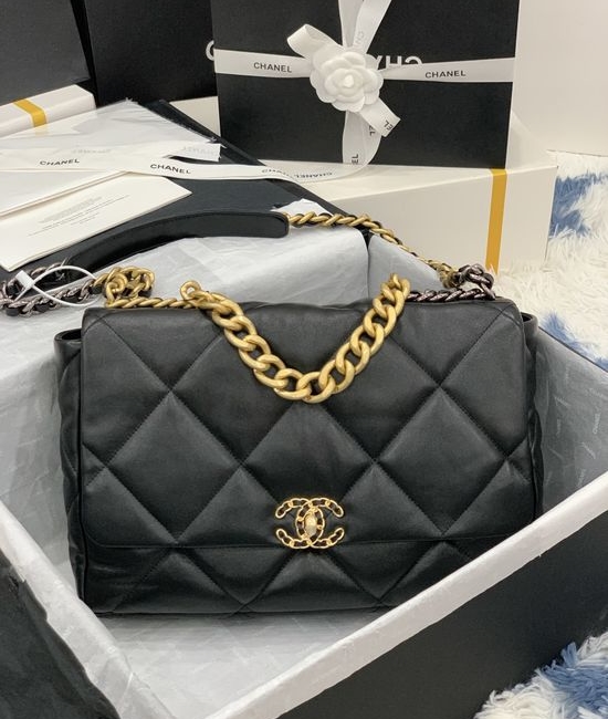Chanel Classic Lambskin Quilted Flap Handbag 1162