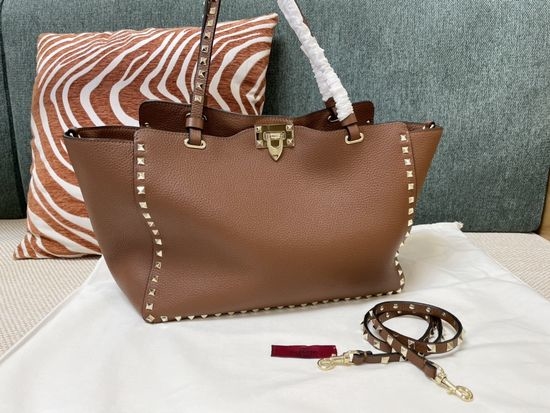 Valentino Rockstud Classic Tote Bag 1083