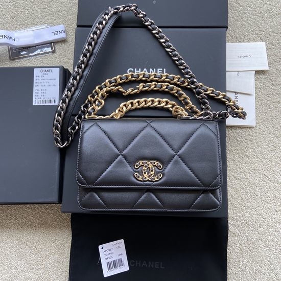 Chanel Wallet Lambskin Gold Hardware 0957