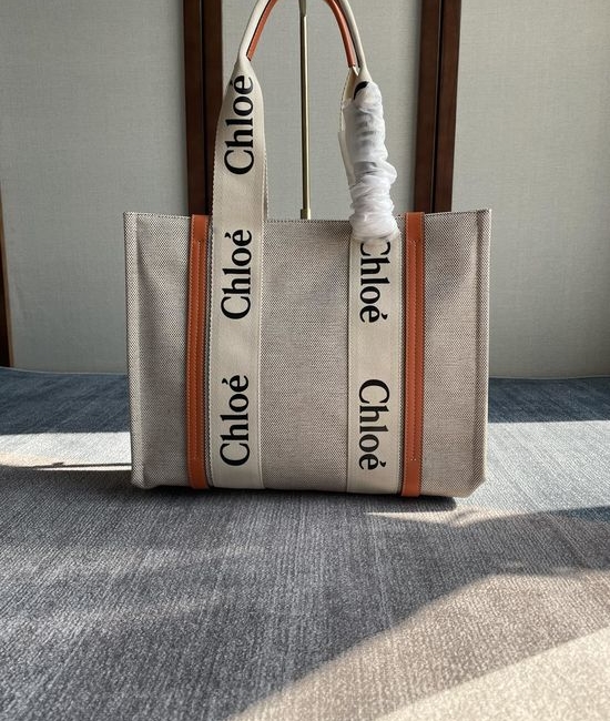 Chloe Woody Medium Tote Bag in Brown 6043