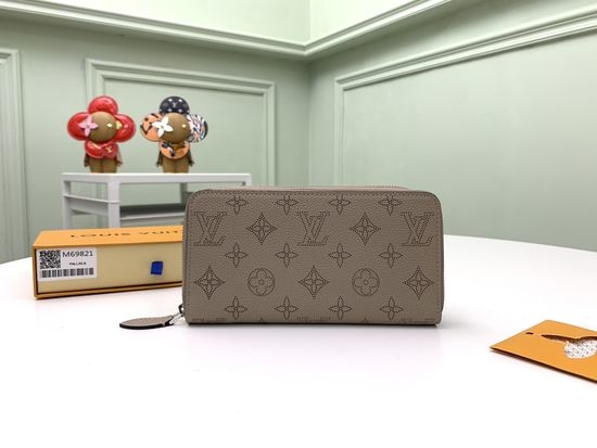 Louis Vuitton LV Zippy Wallet in Mahina Leather with Monogram M69821