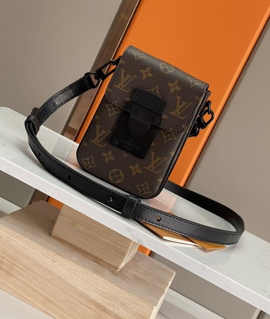 Louis Vuitton LV S-Lock Vertical Wearable Wallet M81522
