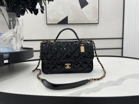 Chanel 22K Handle Flap Leather Crossbody Bag AS3653