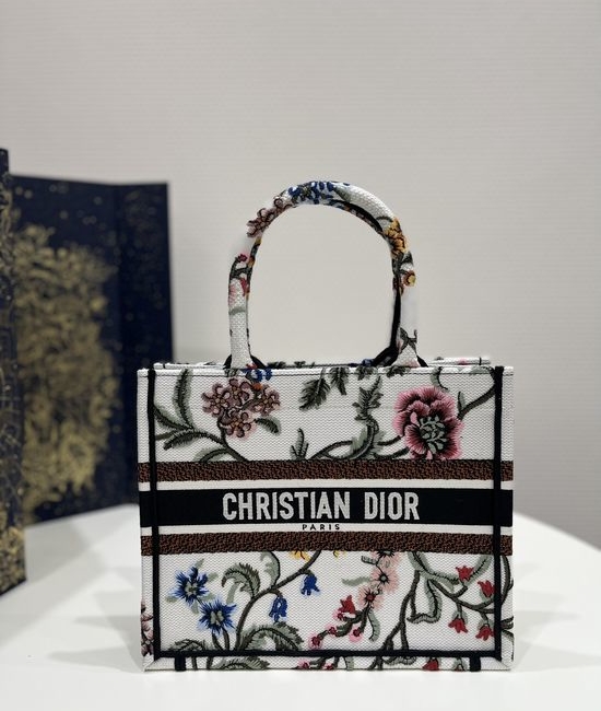 Christian Dior CD Embroidered Small Tote Bag 8002