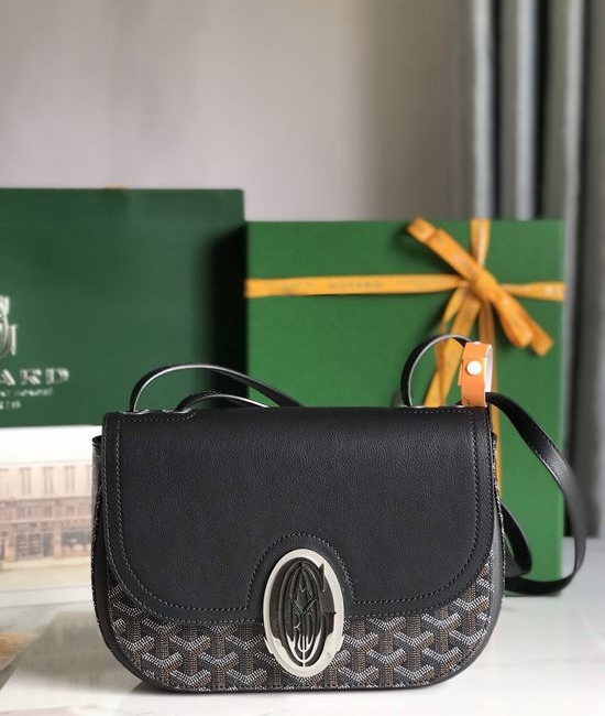 Goyard 233 Classic Flap Shoulder Bag 020213