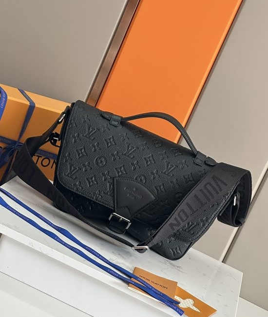 Louis Vuitton LV Montsouris Epi Leather Messenger Bag M46685