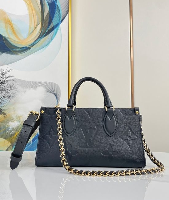 Louis Vuitton LV ONTHEGO Leather Square Bag M23640