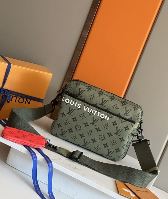 Louis Vuitton LV Trio Messenger Bag 23783