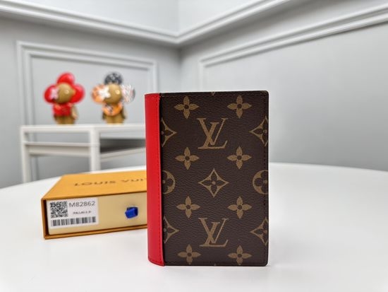 Louis Vuitton LV Passport Holder Monogram M82862