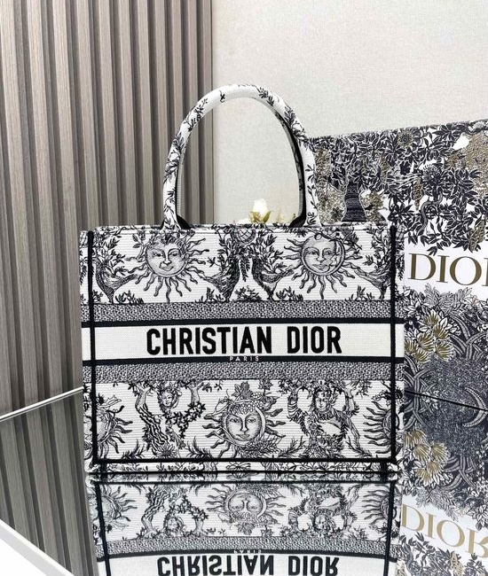 Christian Dior CD Book Tote New Sun Constellation White Medium 1286