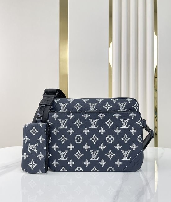 Louis Vuitton LV TRIO Leather Messenger Bag M24753