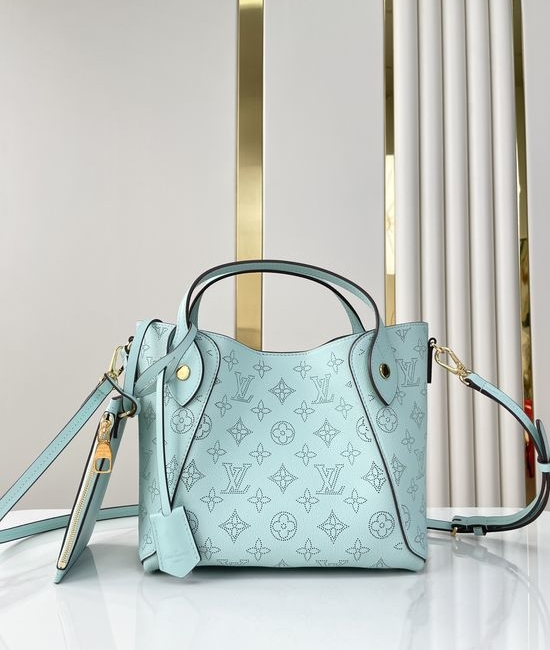 Louis Vuitton LV HINA Leather Crossbody Bag M54351