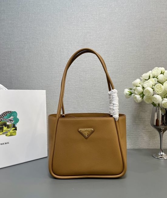 Prada Shoulder Bag Calfskin Large Capacity 1BG539