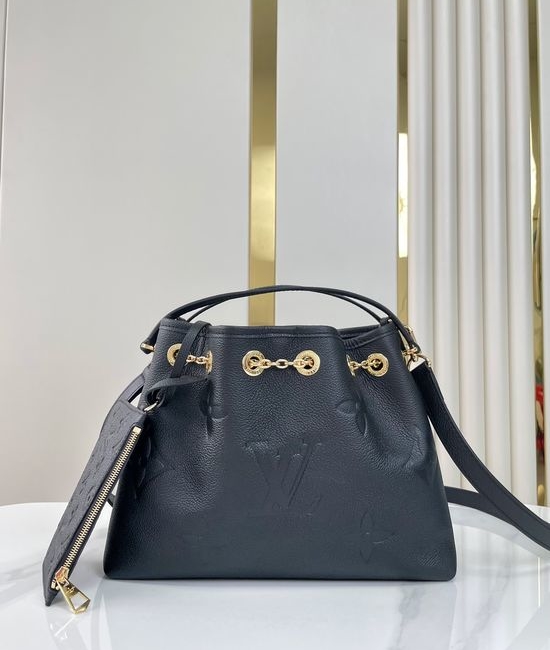 Louis Vuitton LV BUNDLE Leather Crossbody Bag M47209