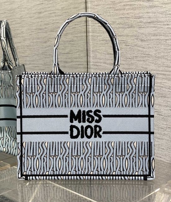 Christian Dior CD Tote Embroidery Medium Handbag 8001