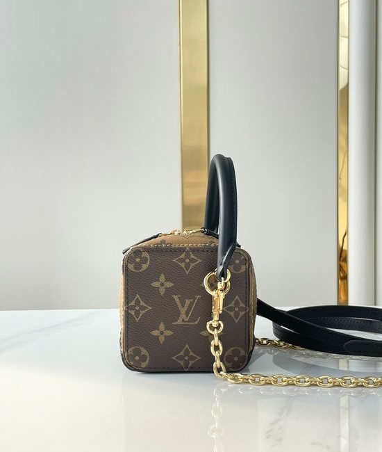 Louis Vuitton LV DICE Chain Crossbody Bag M47124
