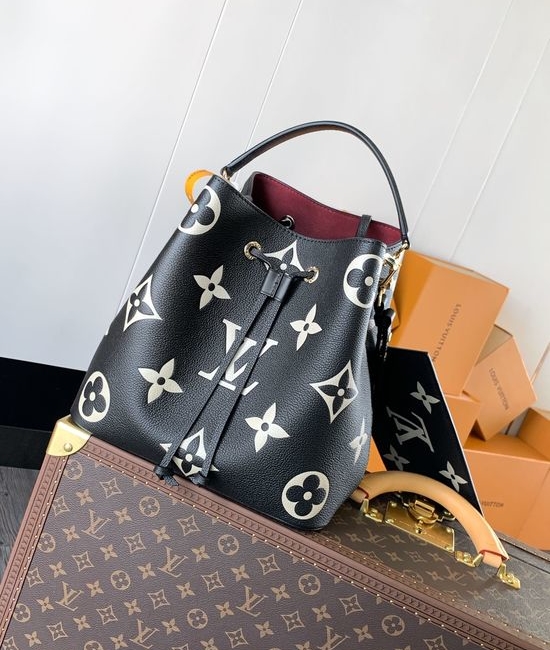 Louis Vuitton LV NeoNoe Medium Bucket Bag M45555