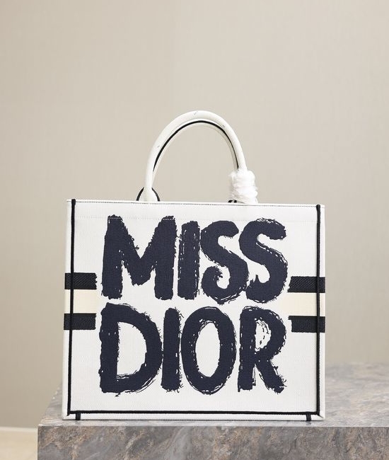 Christian Dior CD Book Tote Embroidery Large 1286