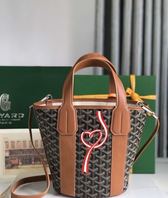 Goyard BELHARRA Small Bucket Bag 8523