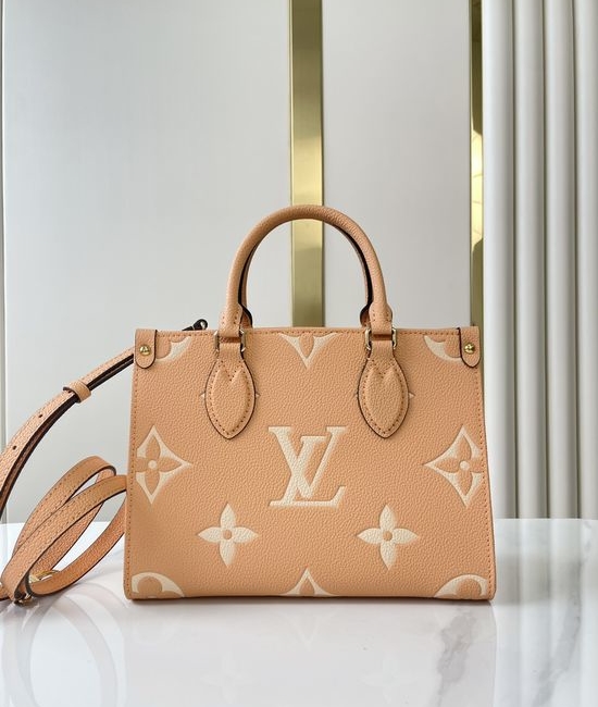Louis Vuitton LV ONTHEGO Leather Tote Bag M12513