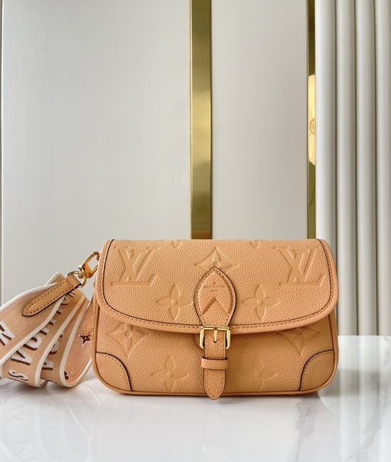 Louis Vuitton LV DIANE Leather Baguette Bag M11817