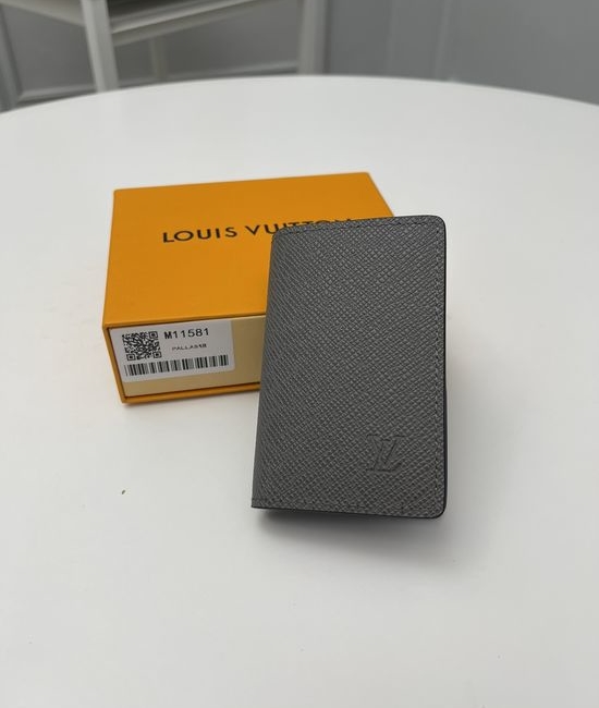 Louis Vuitton LV Taiga Leather Pocket Wallet 3408