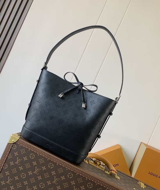 Louis Vuitton LV Flight Mode Flore Handbag M12139