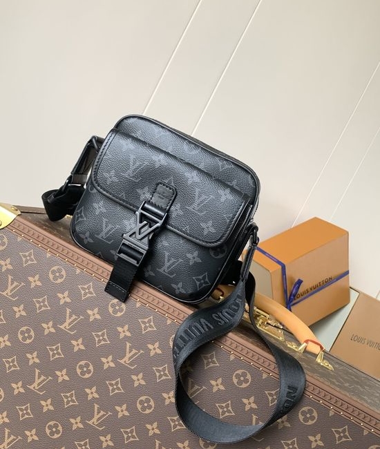Louis Vuitton LV Monogram Eclipse Getaway Messenger Bag M12518 17065