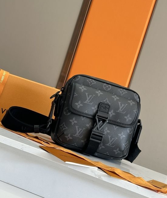 Louis Vuitton LV Getaway Monogram Messenger Bag M12518
