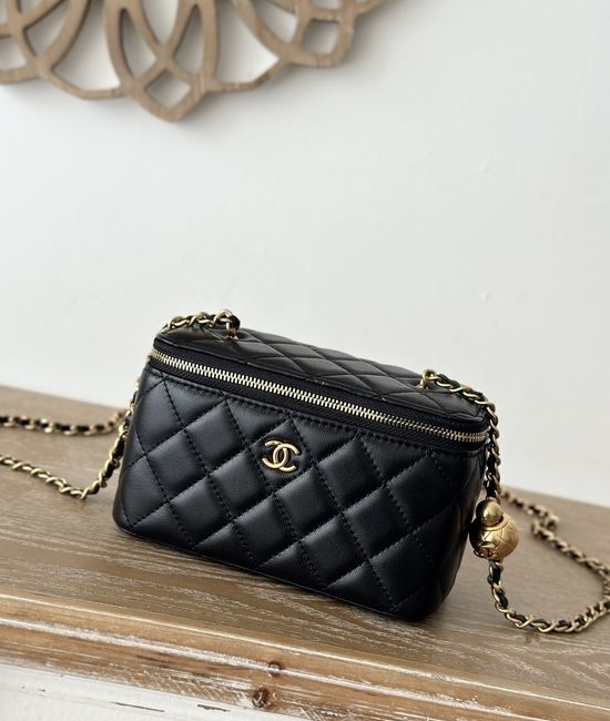 Chanel Classic Chain Cosmetic Bag 66015