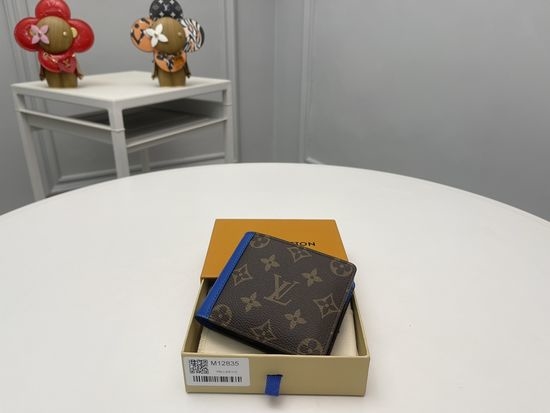 Louis Vuitton LV Portefeuille Multiple Canvas Wallet M12835