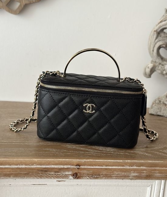 Chanel Enamel Buckle Chain Cosmetic Box Bag 66009