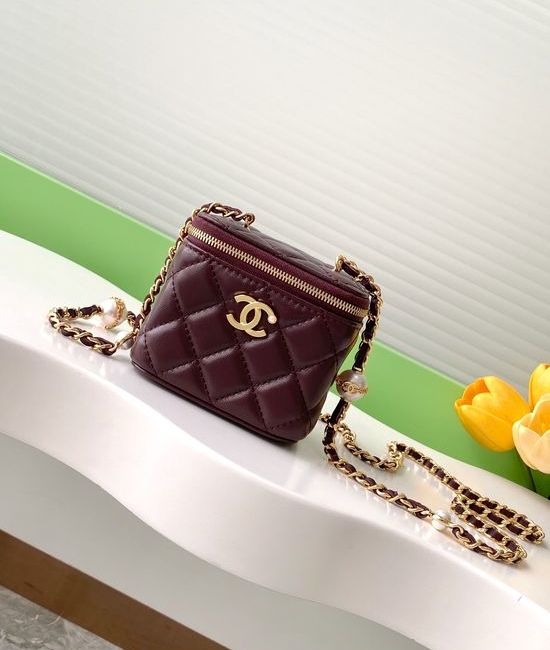 Chanel Cosmetic Bag Pearl Chain Lambskin AP4386