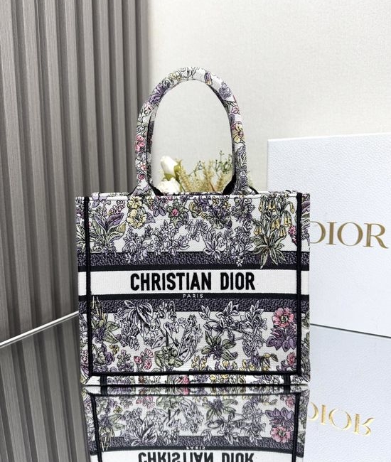 Christian Dior CD Unicorn White Floral Shopping Bag 11506