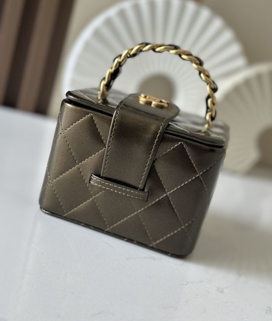 Chanel Vintage Emerald Green Cosmetic Bag 2227