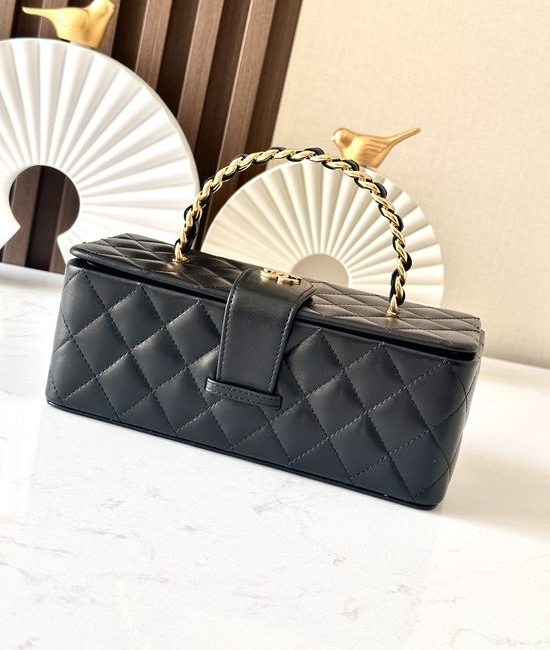 Chanel Vintage Pearl Gold Cosmetic Bag with Mirror 2226 Yangke