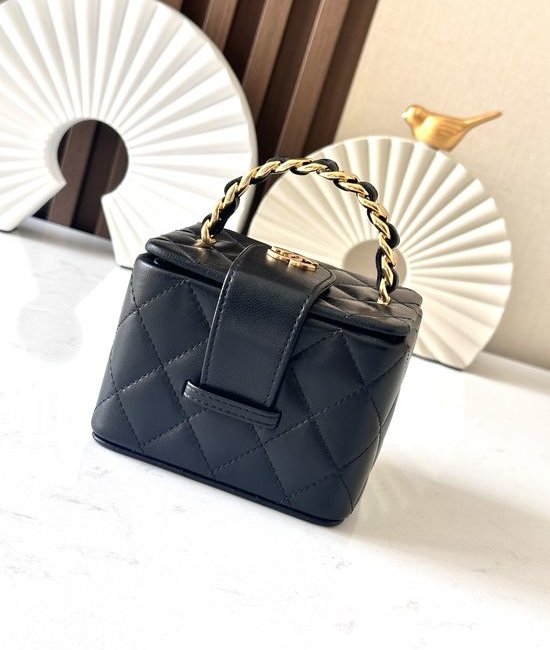 Chanel Vintage Small Makeup Bag with Pearl Green Handheld 2227YK